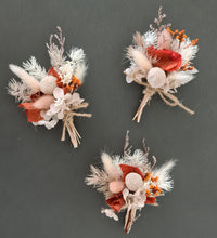 Load image into Gallery viewer, Rustic style preserved flowers buttonholes
