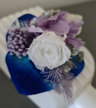 Load image into Gallery viewer, Wedding buttonholes purple &amp; blue
