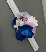 Load image into Gallery viewer, Purple &amp; blue snap lock corsage

