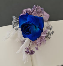 Load image into Gallery viewer, Wedding guest book flowers in purple &amp; blue
