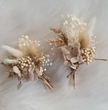 Load image into Gallery viewer, Wedding boho buttonholes
