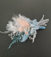 Load image into Gallery viewer, Boho blush &amp; blue preserved flowers buttonholes
