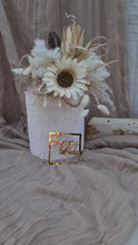 Load and play video in Gallery viewer, Everlasting flowers Sunflower cake topper - Neutral
