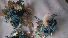 Load and play video in Gallery viewer, Triple floral cake topper - emerald green &amp; champagne gold glitter
