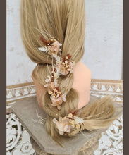 Load image into Gallery viewer, Rustic style - everlasting flowers bobby pins x 5
