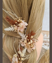 Load image into Gallery viewer, Rustic style - everlasting flowers bobby pins x 5
