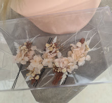 Load image into Gallery viewer, Rustic style - everlasting flowers bobby pins x 5
