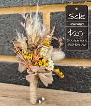 Load image into Gallery viewer, Fancy buttonhole - Jack Daniels
