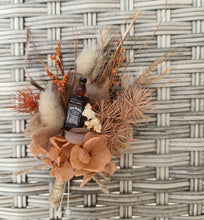 Load image into Gallery viewer, Rustic style buttonhole with Jack Daniels
