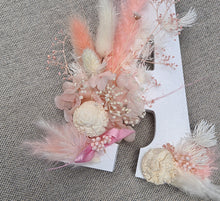 Load image into Gallery viewer, Everlasting flowers letter A
