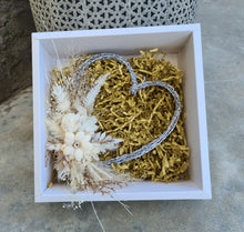 Load image into Gallery viewer, Boho style Everlasting love heart #1
