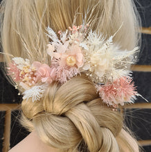 Load image into Gallery viewer, Preserved flowers bobby pins regular in blush x 4
