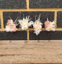 Load image into Gallery viewer, Preserved flowers bobby pins regular in blush x 4
