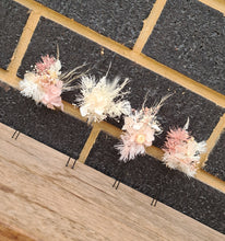 Load image into Gallery viewer, Preserved flowers bobby pins regular in blush x 4
