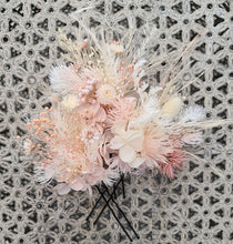 Load image into Gallery viewer, Preserved flowers bobby pin large x 3 blush
