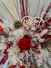 Load image into Gallery viewer, Everlasting red rose with &quot;Happy Birthday&quot; Love heart &amp; Bag
