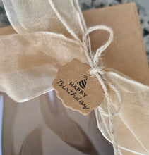 Load image into Gallery viewer, Preserved Everlasting flowers letter D -  15cm - Champagne Gold &amp; White
