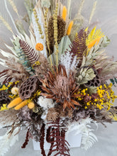 Load image into Gallery viewer, X - Natives &amp; preserved flowers
