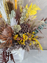 Load image into Gallery viewer, X - Natives &amp; preserved flowers
