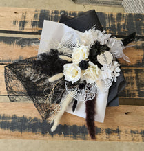 Load image into Gallery viewer, X - Congratulations flower bunch
