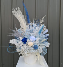 Load image into Gallery viewer, X - Preserved flowers in blue
