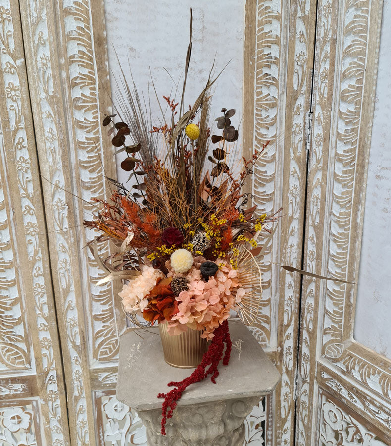 X - Everlasting flowers in orange tones