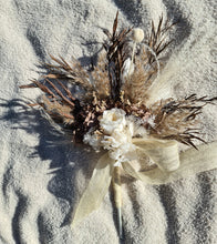 Load image into Gallery viewer, X - Preserved peony bridesmaids palm spear arrangement
