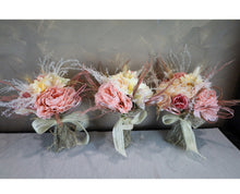 Load image into Gallery viewer, X - Bridesmaids bouquet - silk
