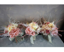 Load image into Gallery viewer, X - Bridesmaids bouquet - silk
