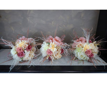 Load image into Gallery viewer, X - Bridesmaids bouquet - silk
