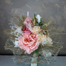 Load image into Gallery viewer, X - Bridal throw-away bouquet
