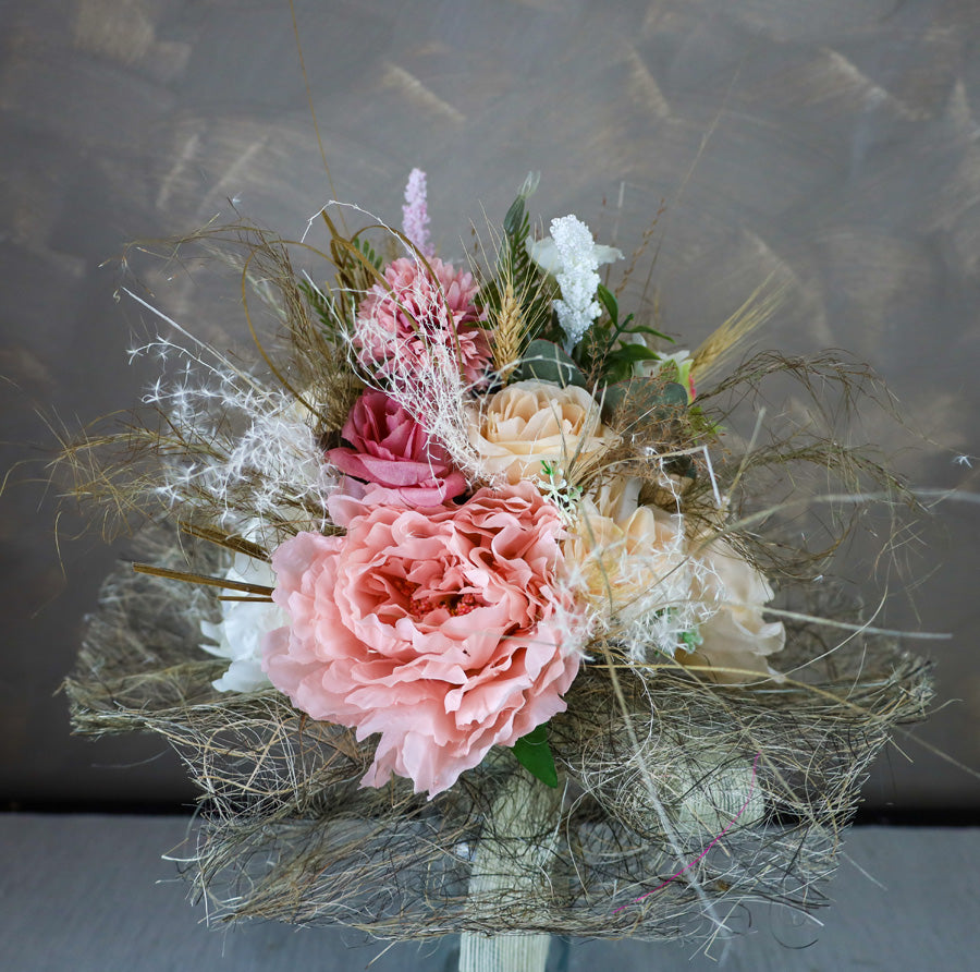 X - Bridal throw-away bouquet