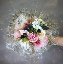 Load image into Gallery viewer, X - Bridal throw-away bouquet
