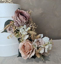 Load image into Gallery viewer, X - Wedding cake flowers
