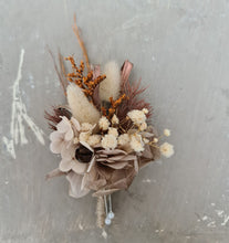 Load image into Gallery viewer, X - Everlasting flowers rustic buttonholes
