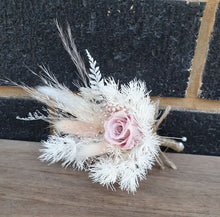 Load image into Gallery viewer, X -Preserved buttonholes - blush
