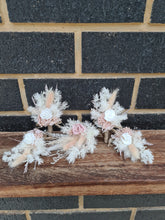 Load image into Gallery viewer, X -Preserved buttonholes - blush
