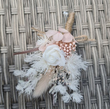Load image into Gallery viewer, X -Preserved buttonholes - blush
