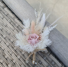 Load image into Gallery viewer, X -Preserved buttonholes - blush
