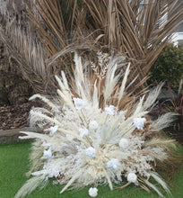 Load image into Gallery viewer, X - Everlasting arbour flowers
