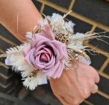 Load image into Gallery viewer, X - Wedding corsages silk &amp; preserved
