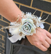 Load image into Gallery viewer, X - Wedding corsages silk &amp; preserved
