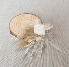Load image into Gallery viewer, X - Bridal comb &amp; grooms buttonhole
