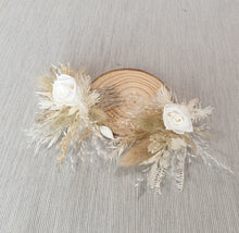 Load image into Gallery viewer, X - Bridal comb &amp; grooms buttonhole
