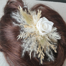Load image into Gallery viewer, X - Bridal comb &amp; grooms buttonhole
