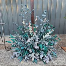 Load image into Gallery viewer, X - Arbour flowers green
