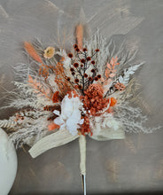 Load image into Gallery viewer, X - Everlasting elopement set in peach orange tones
