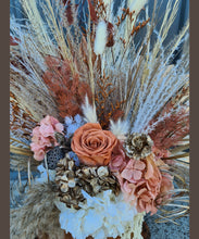 Load image into Gallery viewer, X - Welcome table flowers - rustic
