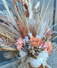 Load image into Gallery viewer, X - Welcome table flowers - rustic
