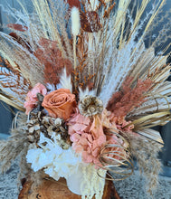 Load image into Gallery viewer, X - Welcome table flowers - rustic
